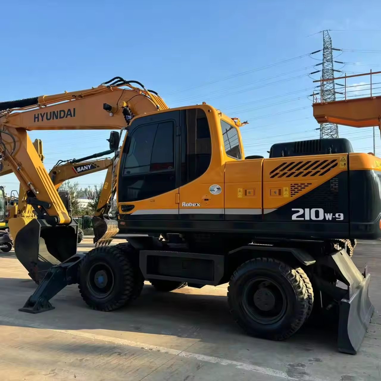 Used Hyundai 210W-9 wheel excavator